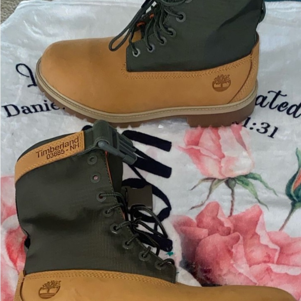 Timberland Kids Boots in Green and Tan